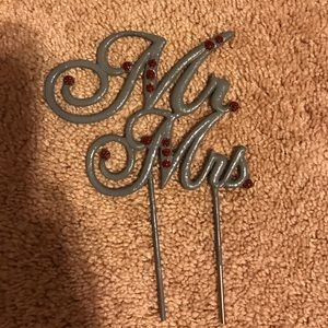 Cake topper